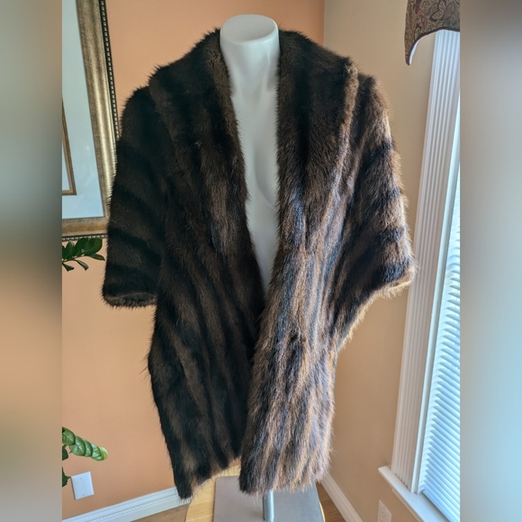 ADLERBLUM Furriers Yonkers  Mink Fur Shawl Dark Brawn Jacket Soft Silki Shiny - Picture 1 of 14